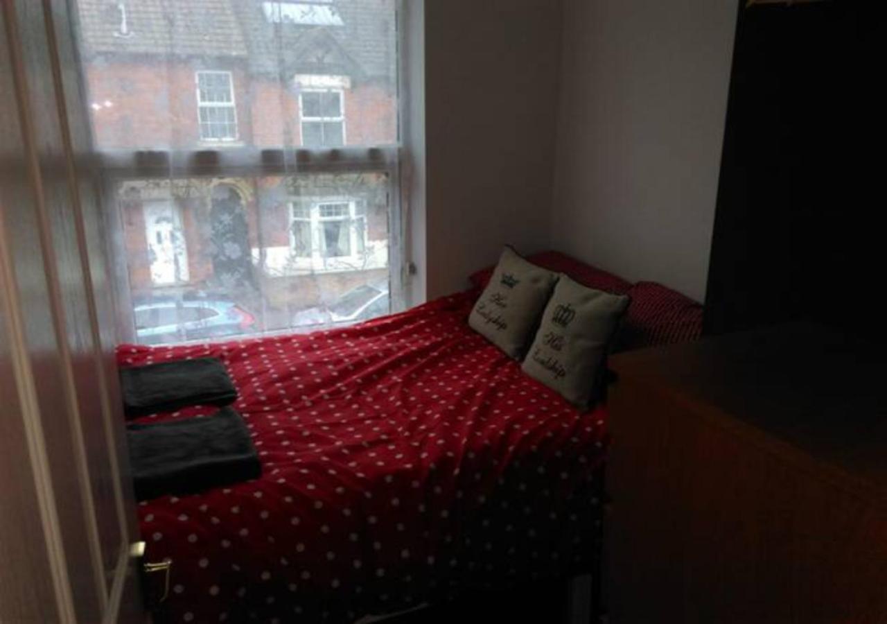 4 Bedroom House For Corporate Stays In Kettering Bagian luar foto
