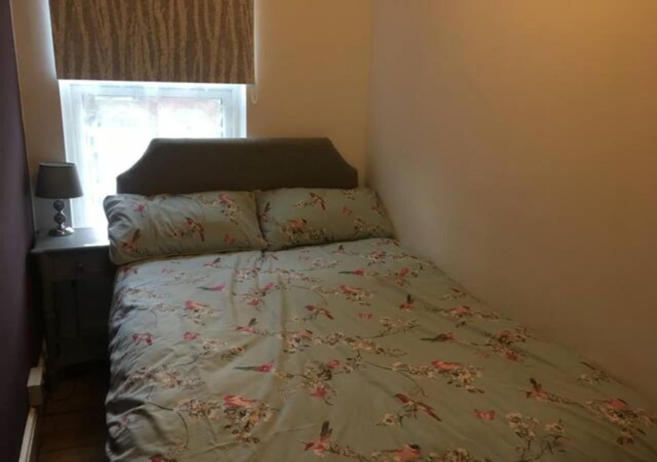 4 Bedroom House For Corporate Stays In Kettering Bagian luar foto